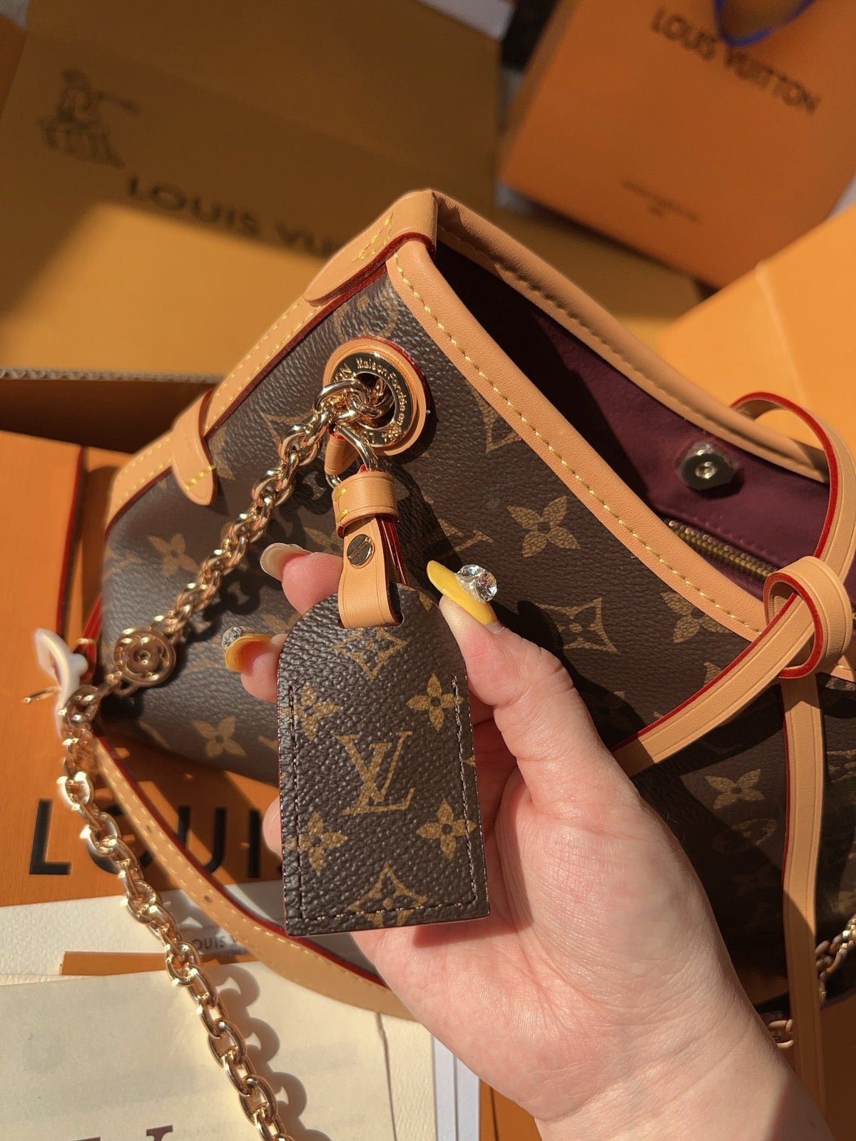 LV Pochette Metis Monogram Canvas Crossbody Bag with Chain Strap