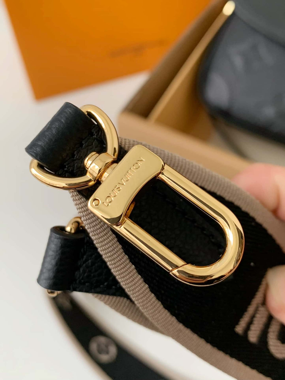 Louis Vuitton LV Diane Handbag - Black