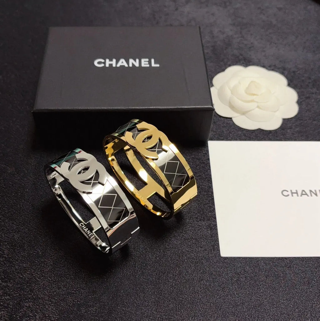 Silver-Tone Logo Bracelet on Wrist - Hình 9