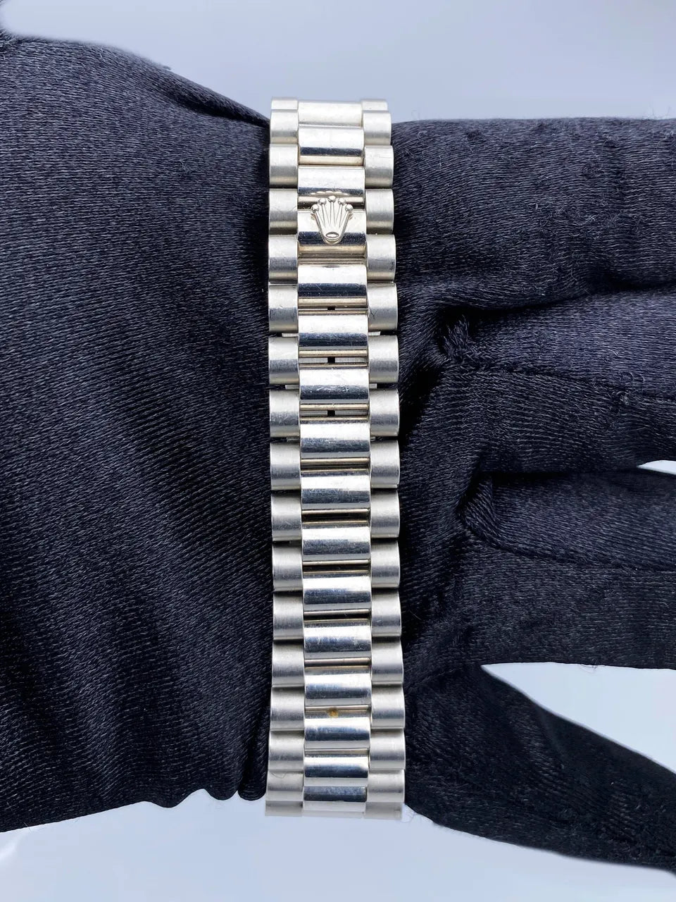 Rolex Silver Tapestry Diamond Dial - Hình 6