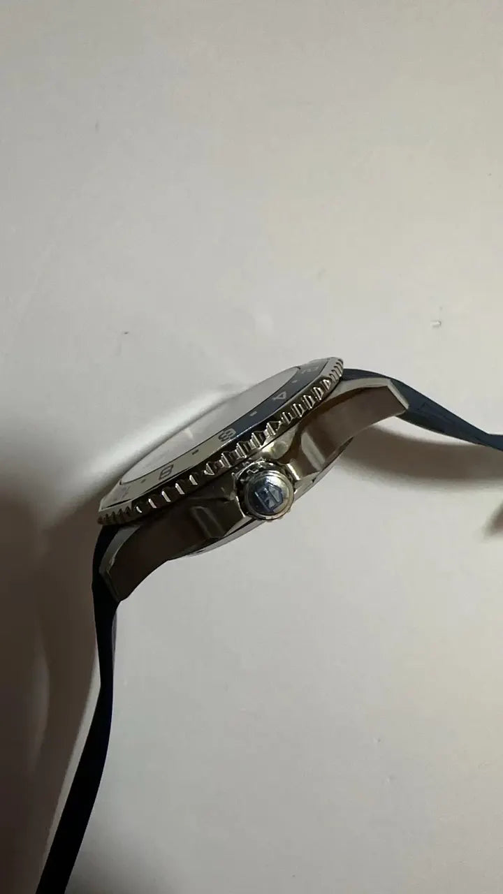 silver Tag Heuer Aquaracer GMT - Hình 3