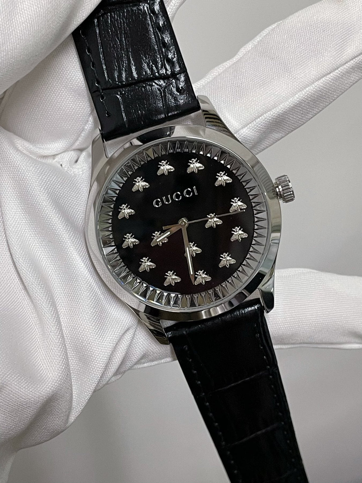 Gucci Black Bee Dial Watch — front